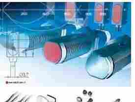 巴魯夫產品通過感應式耦合器供電