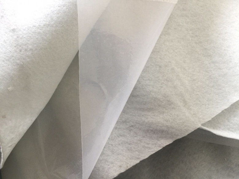 据介绍,组建该基地的目的是结合四川省强势建材企业的长处形成优势互补,共同投资与联合研制开发化学建材产品、化学建材原料、工装设备等,使得四川的建材企业拥有更大的市场竞争力,全面提高化学建材技术产业化水平,形成专业化分工、规模化生产、集约化经营、经济协调发展的良好局面。其中,在工装设备方面,将研制开发大口径塑料管自动化生产线,技术指标要达到国内先进水平;化学建材原料方面,研制开发纳米聚乙烯复合材料,通过8760小时热稳定实验,达到国际先进水平。?