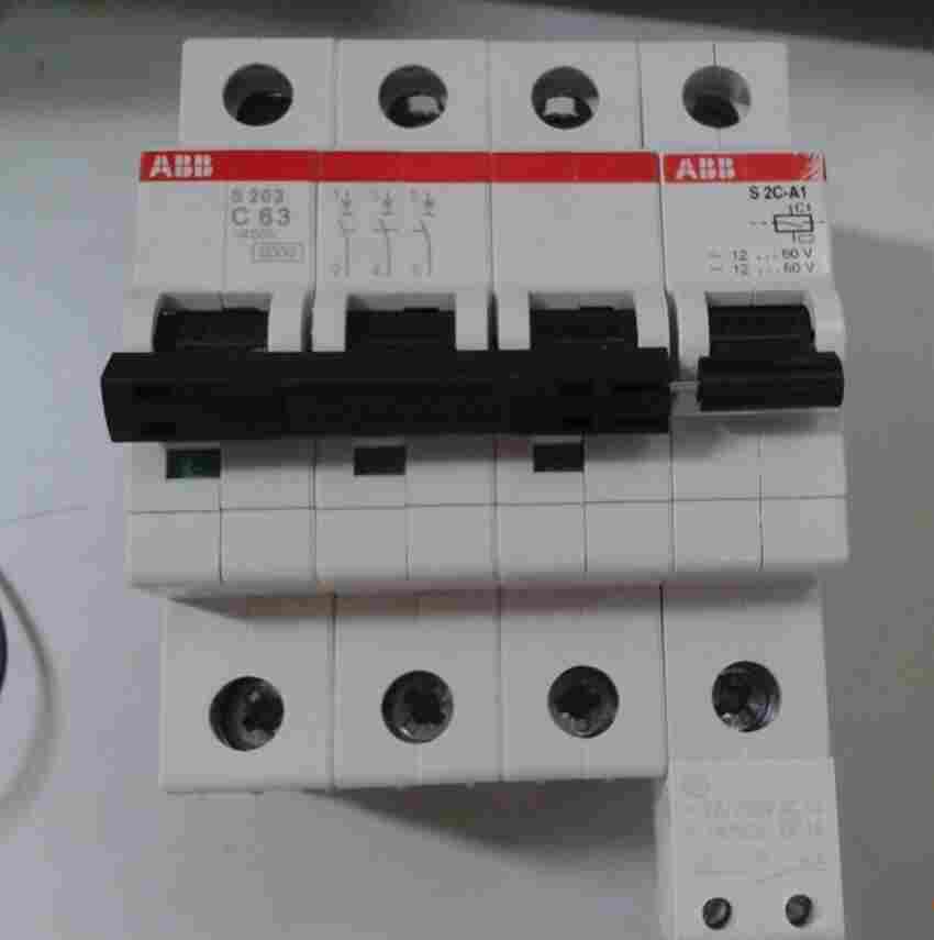 ABB塑壳A1C160 R80A FFC