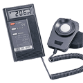 TES-1330A    臺灣泰仕  數(shù)字式照度計  TES-1330A