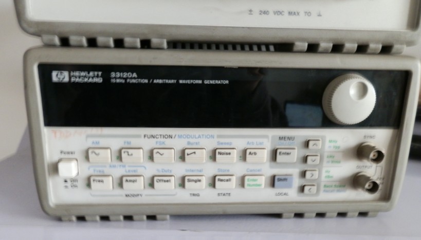 函數(shù)信號發(fā)生器信號源HP33220A   Agilent33220A