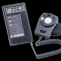 TES-1330A/1332A/1334A 數(shù)字式照度計(jì)