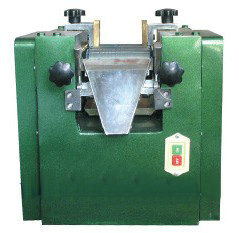 小型三輥研磨機(jī)三輥研磨機(jī)價(jià)格三輥研磨機(jī)圖片