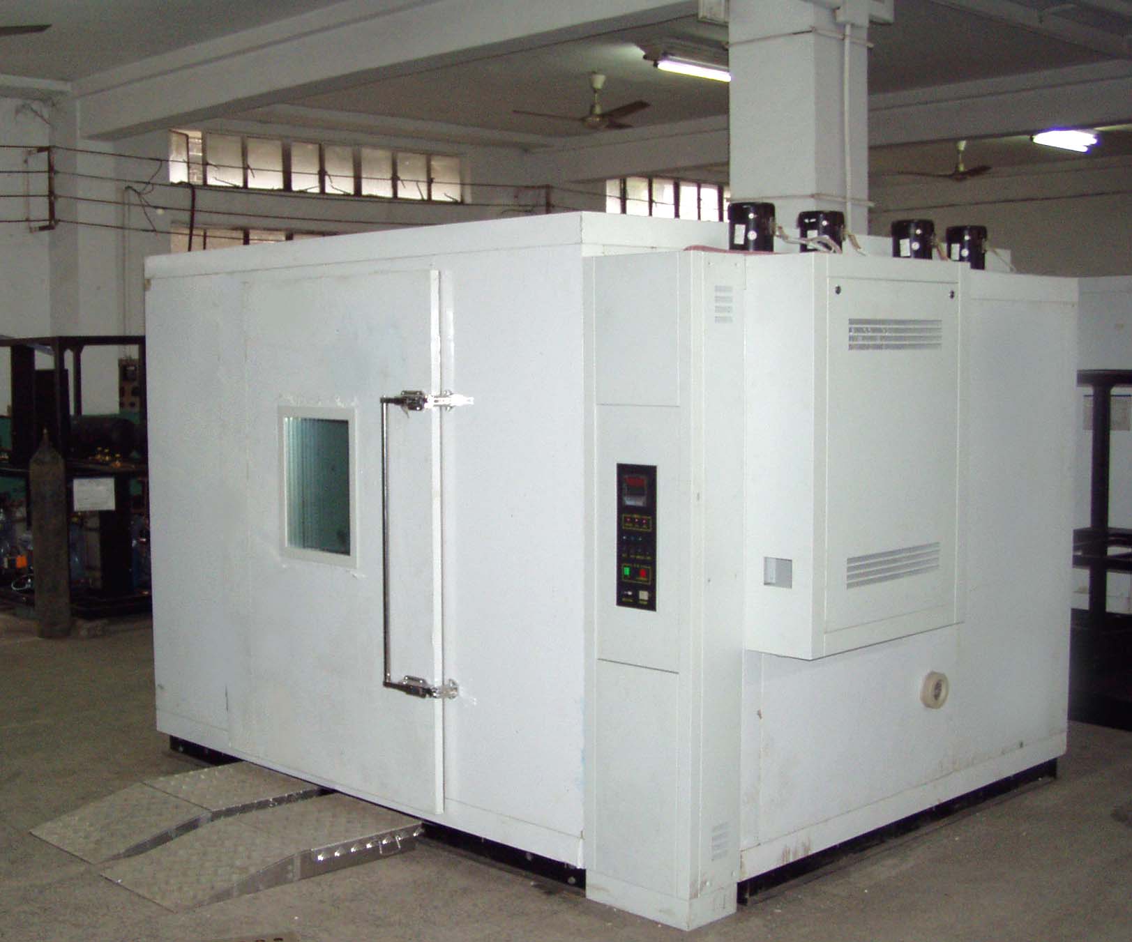 重庆银河仪器仪表公司SHH3010GD湿热稳定性试验箱