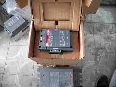 ABB交流接触器AX65-30-11