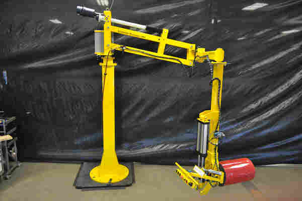 机械手人的力量有限,总有力所不及的时候,风腾机械手上下料搬运省力