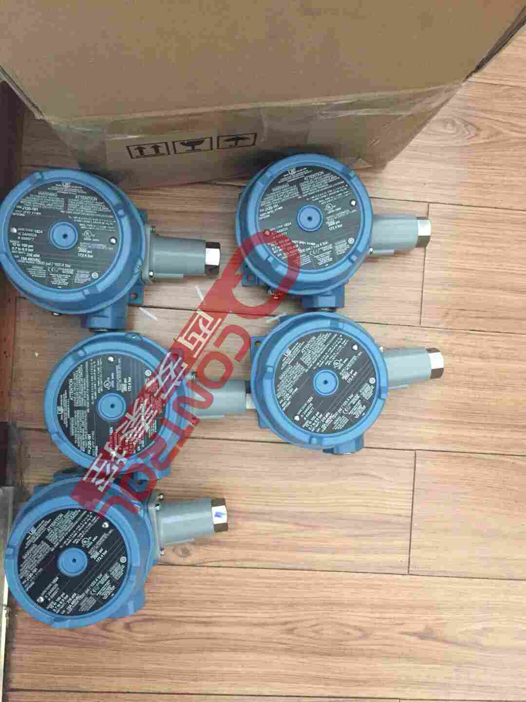 J120-555 美国UE隔爆压力开关供应  EX-压力控制器
