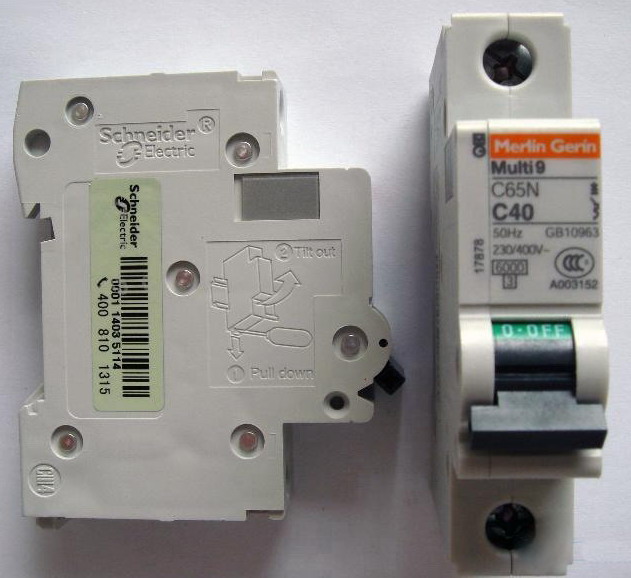 施耐德电气小型断路器iC65N 4P D32A 