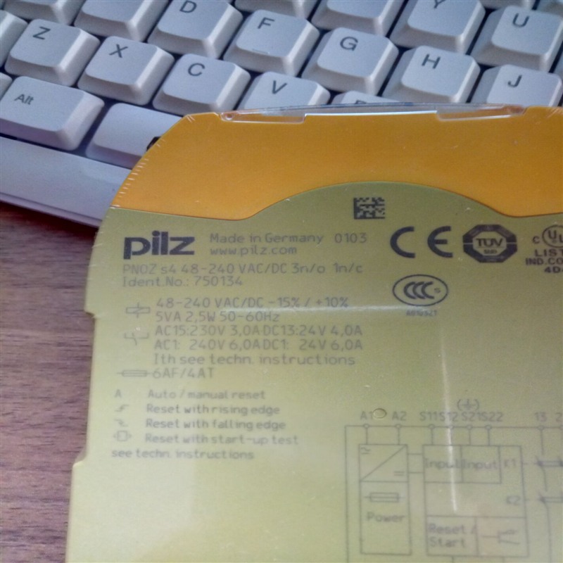 PILZ PNOZ s22 安全继电器750132手册图文版