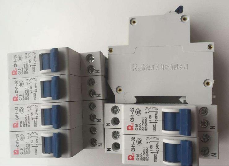 常熟电气开关厂断路器CM2-125H/43002B 80A