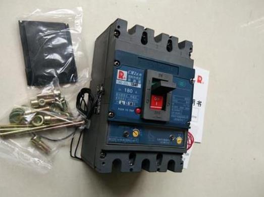 常熟电气开关厂塑壳断路器CM1-160/4320A 160A