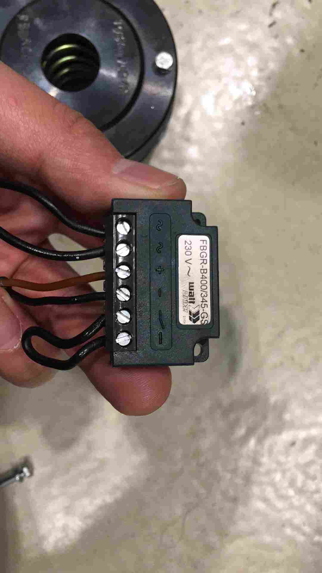 WS12-2000-420A-L10-SB0-D8-SAB2