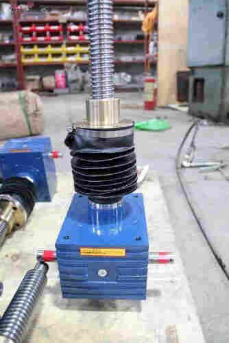 TJ-BKVEY型蜗轮螺杆升降机