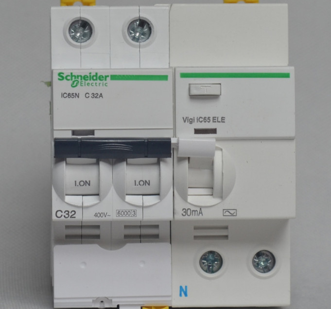 施耐德电气断路器C65N-C20A/4P