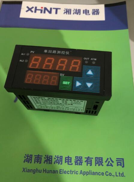 RXQ-10	一次消谐装置实物图片:湖南湘湖电器