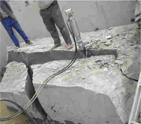 液压开山机挖方桩用什么设备*快 岩石液压破裂机