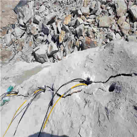 液压开山机挖方桩用什么设备*快 岩石液压破裂机