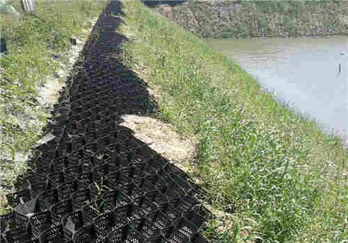 欢迎。保定土工格室——保定盈润公司