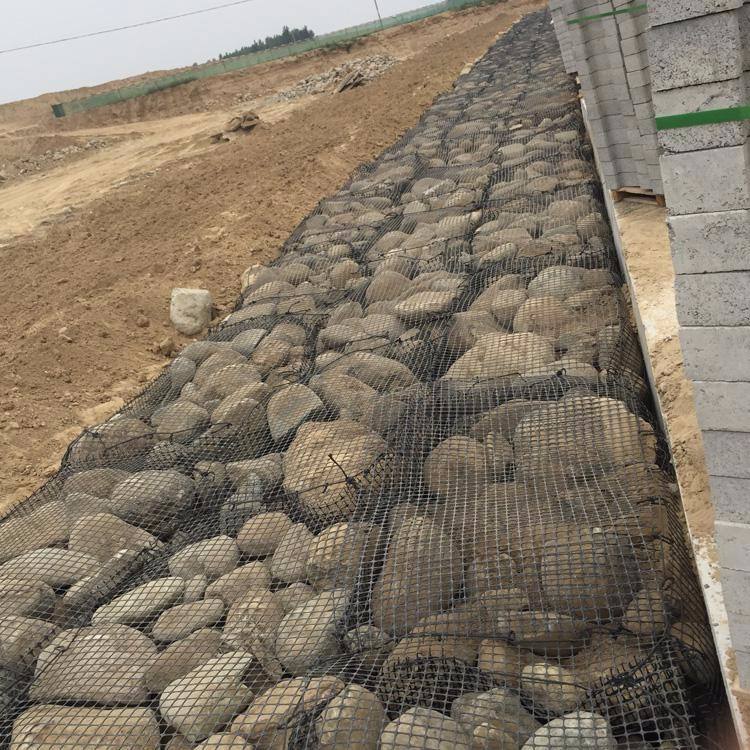 土工格柵(geogrid)是一種主要的土工合成材料,與其