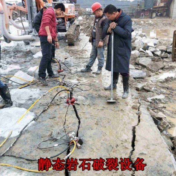 湖北襄樊花岗岩石灰岩开采撑裂机成本划算