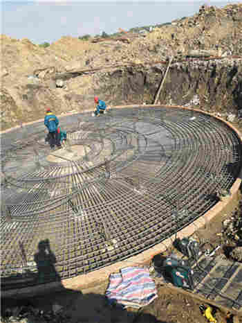 鹿泉电厂烟囱粉刷——有限公司--欢迎你