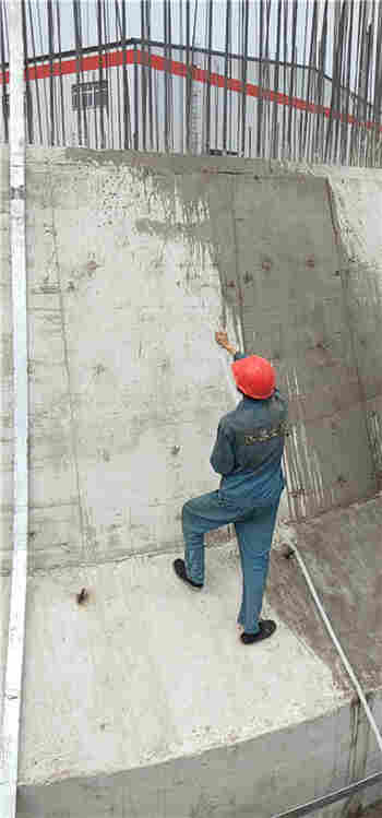 案例-鹰潭水泥烟囱定向拆除——有限公司--欢迎你