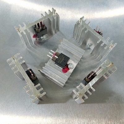 电磁炉锁散热片自动组装锁螺丝机