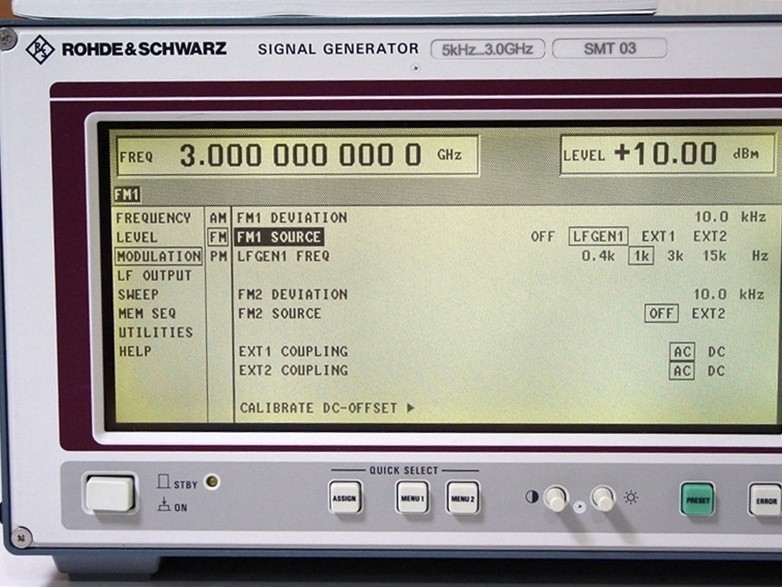 回收維修SMT03 5KHz-3GHz二手信號發(fā)生器 羅德與施瓦茨