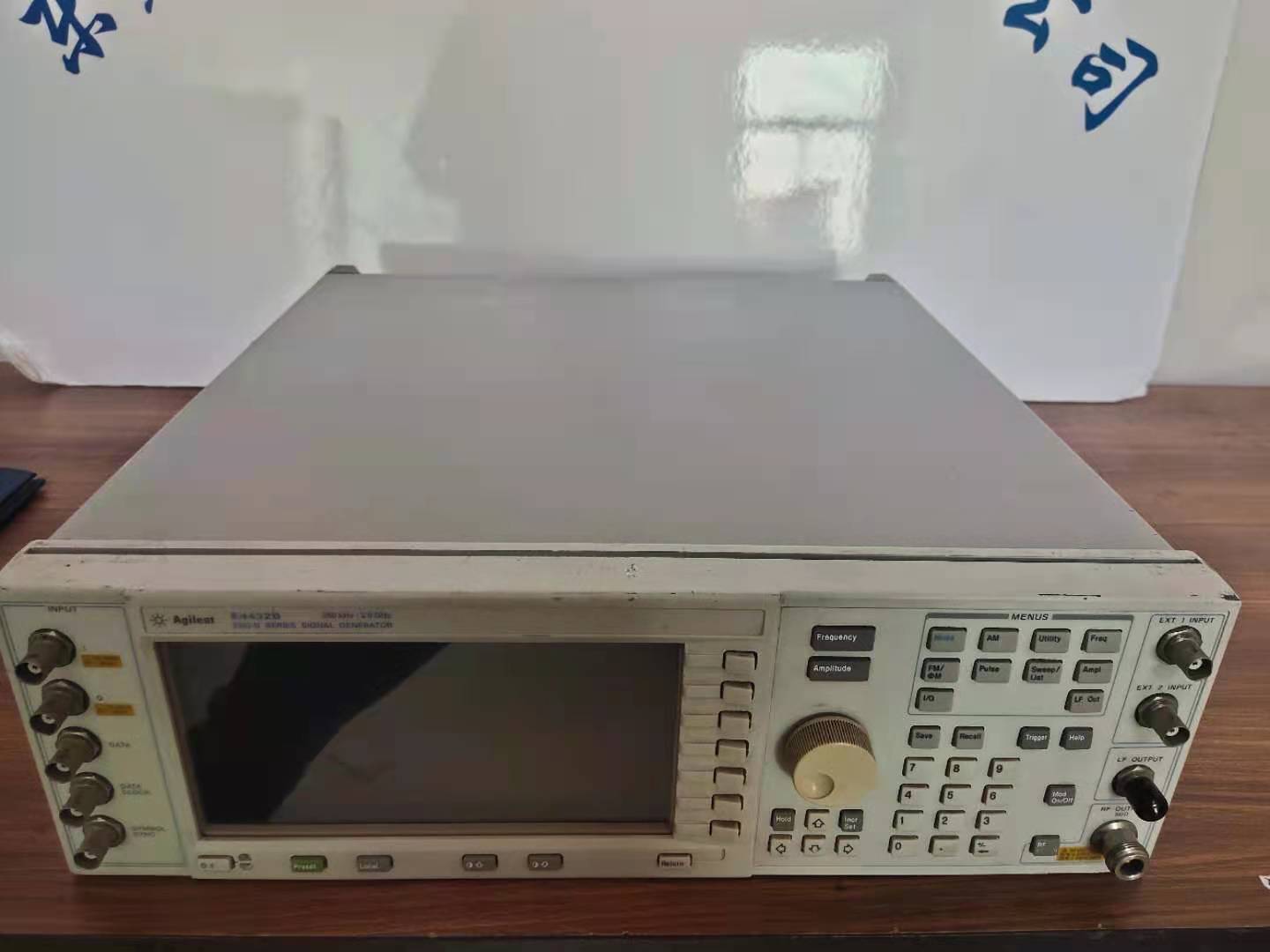 agilent  E4432B  250KHz－3.0GHz