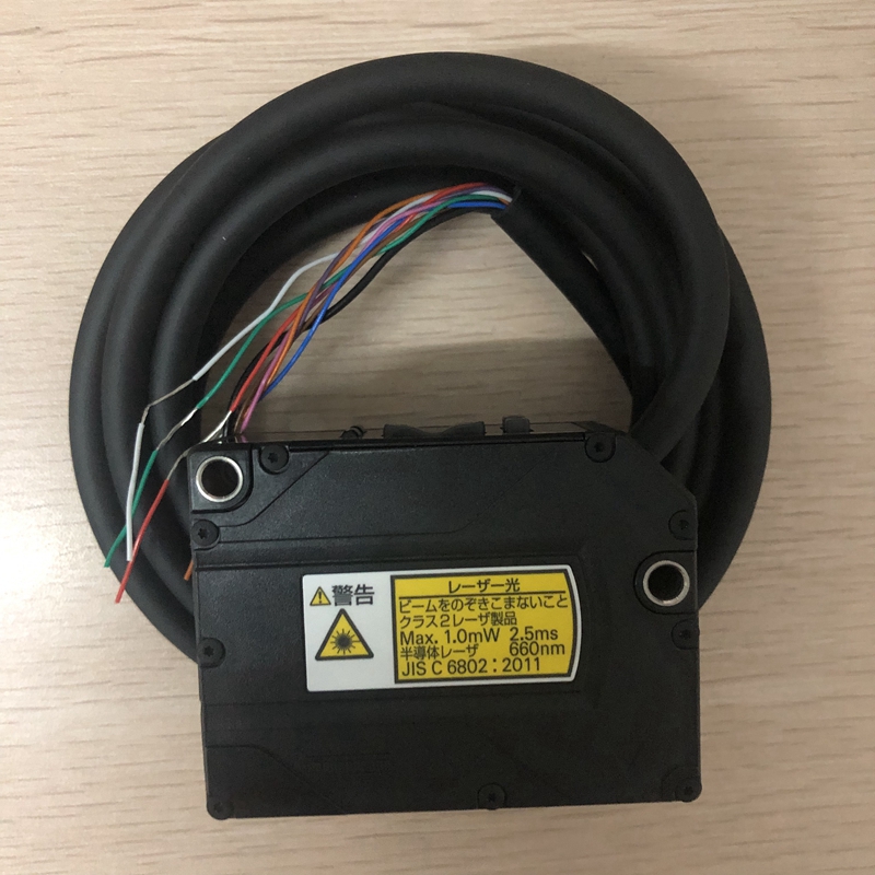 欧姆龙光电传感器ZX1-LD600A61光电开关