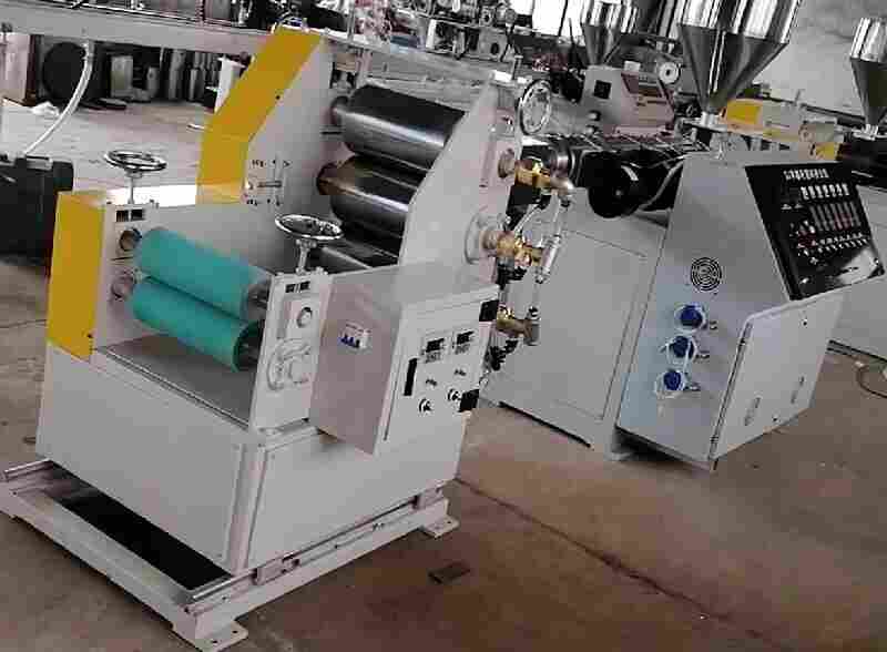 黑龙江小型精密双螺杆挤出流延机