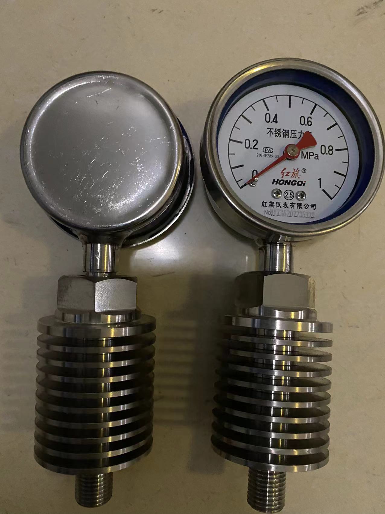 散热器不锈钢压力表Y-100BF/SR