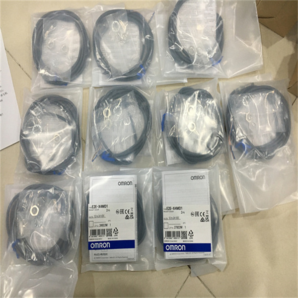 現(xiàn)貨OMRON激光光電傳感器E3ZM-R81 2M