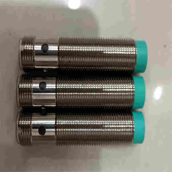 NBB20-U1-E2 P+F現(xiàn)貨NJ20-U1-E2電感式傳感器