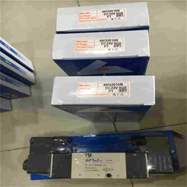 亞德客AIRTAC兩位三通電磁閥4V21008
