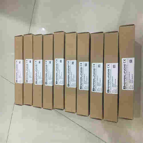 p+f三角測量傳感器OBT1250-R202-E5微型