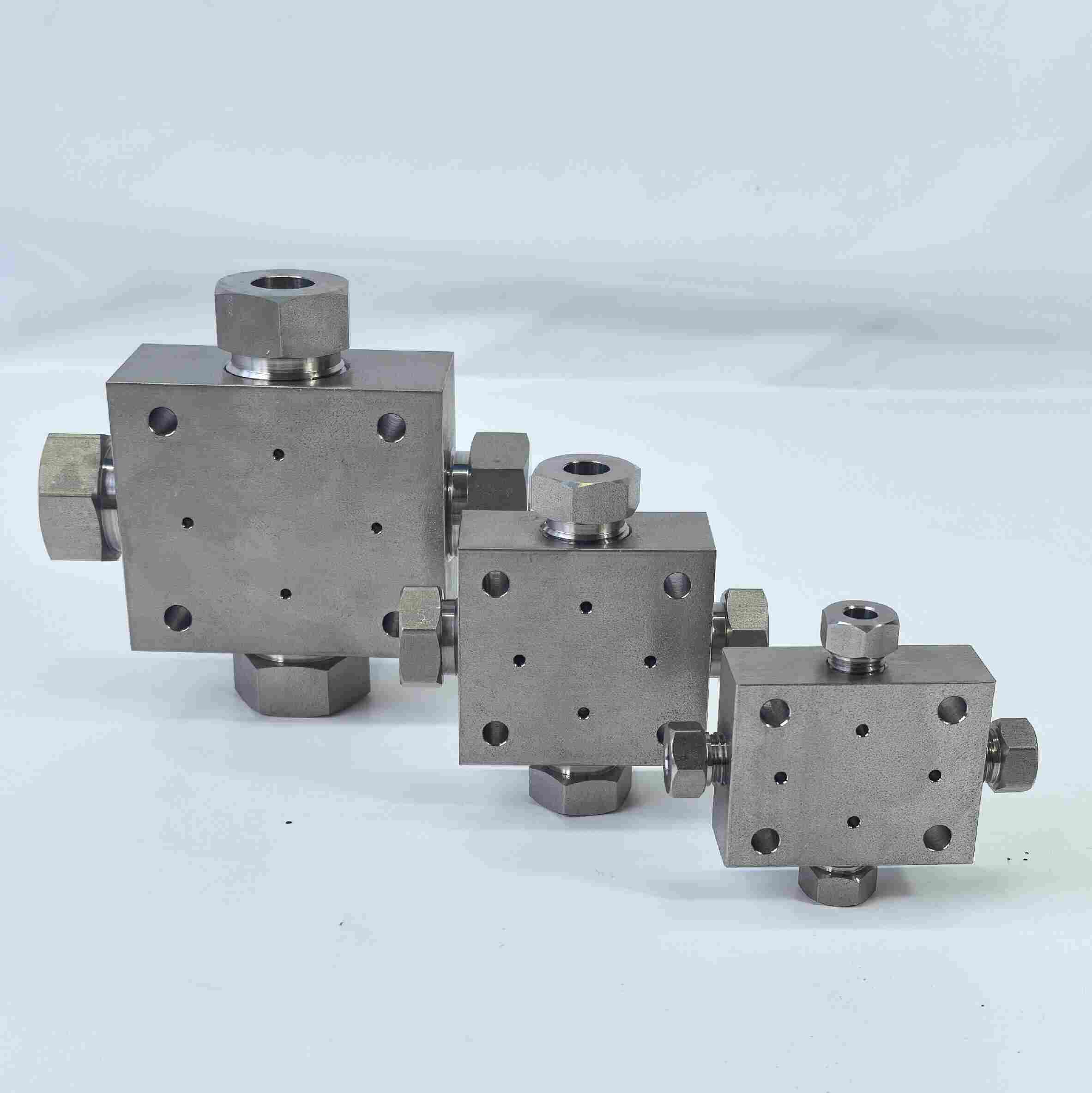 亿仕顿高压四通阀门配件316L不锈钢材质坚固耐腐蚀