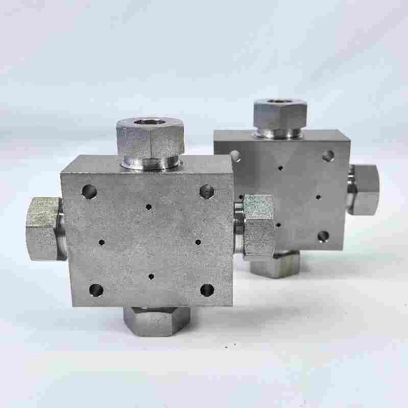 亿仕顿高压四通阀门配件316L不锈钢材质坚固耐腐蚀