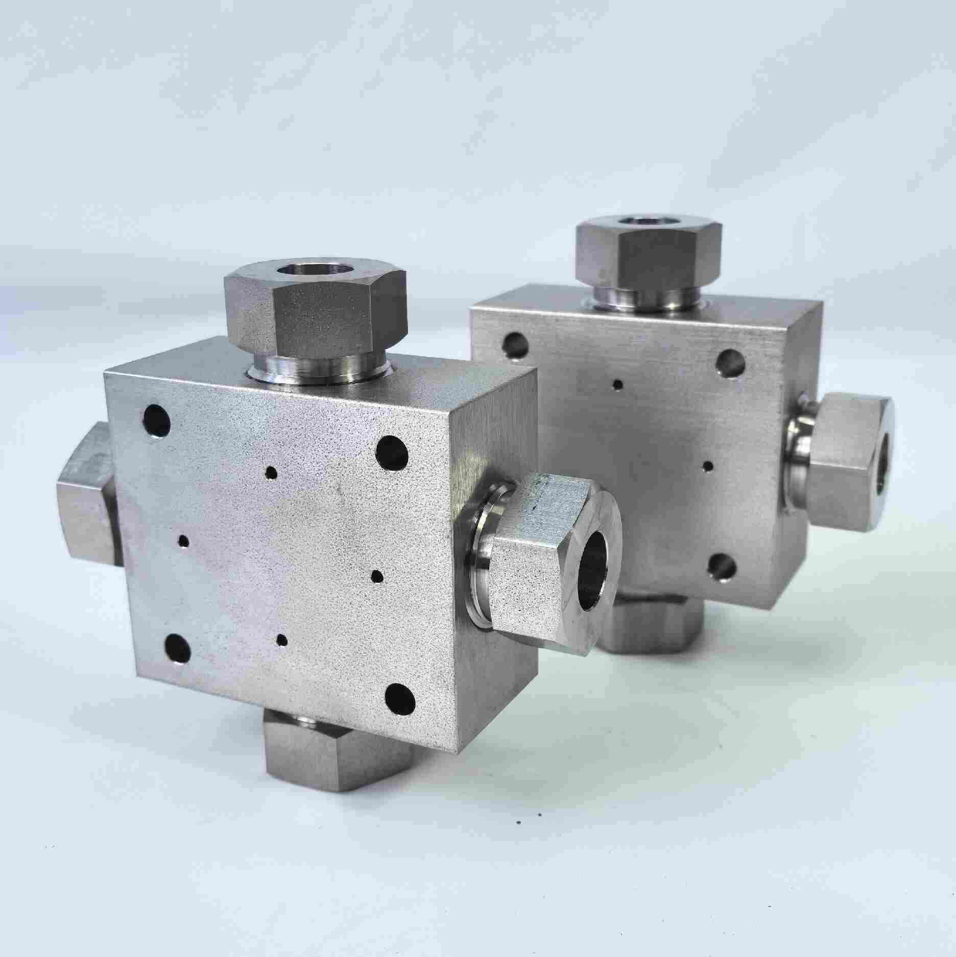 亿仕顿高压四通阀门配件316L不锈钢材质坚固耐腐蚀