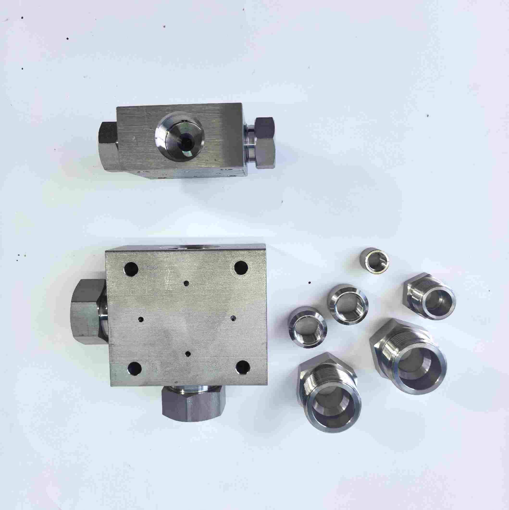 亿仕顿高压四通阀门配件316L不锈钢材质坚固耐腐蚀