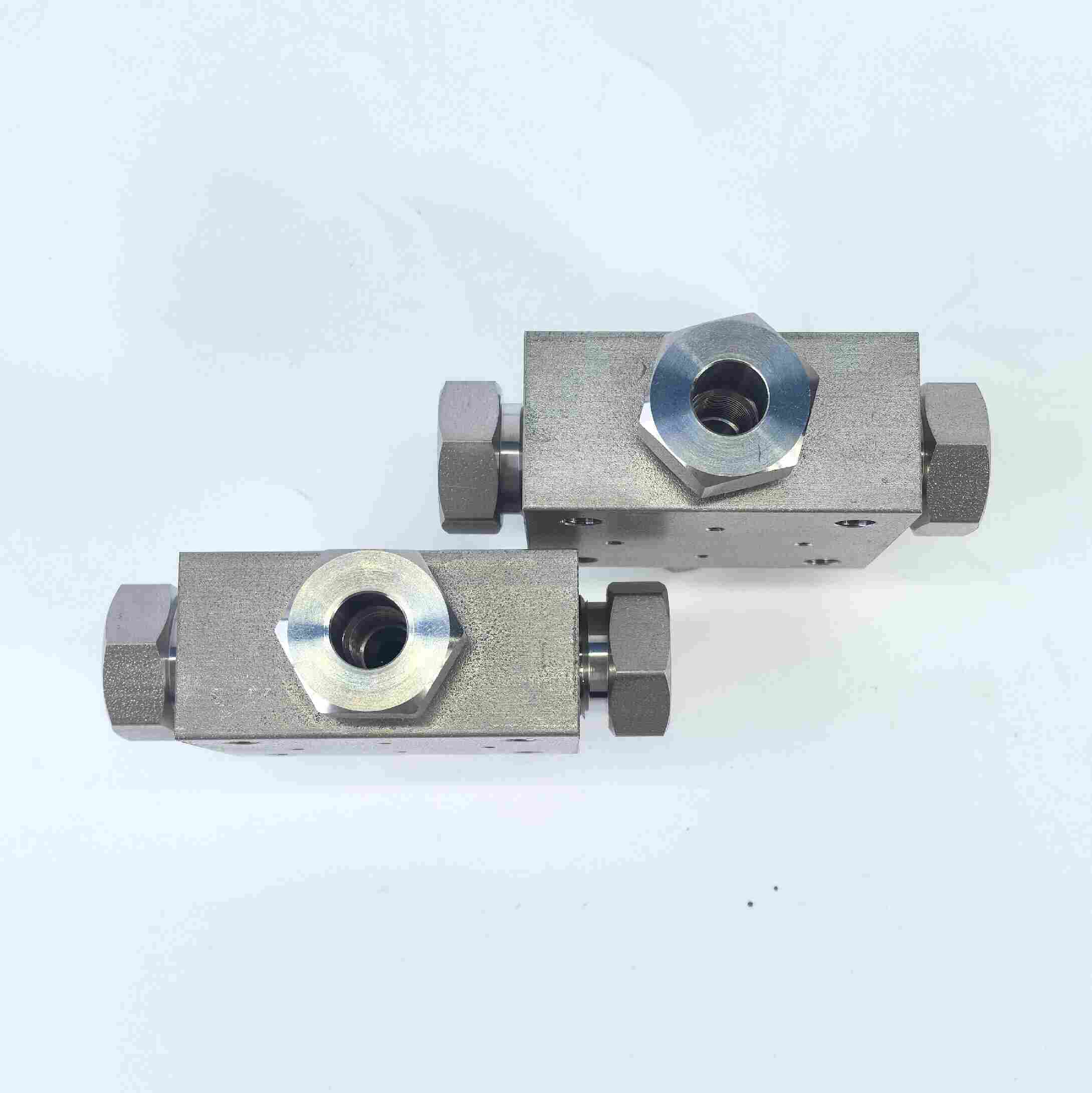 亿仕顿高压四通阀门配件316L不锈钢材质坚固耐腐蚀