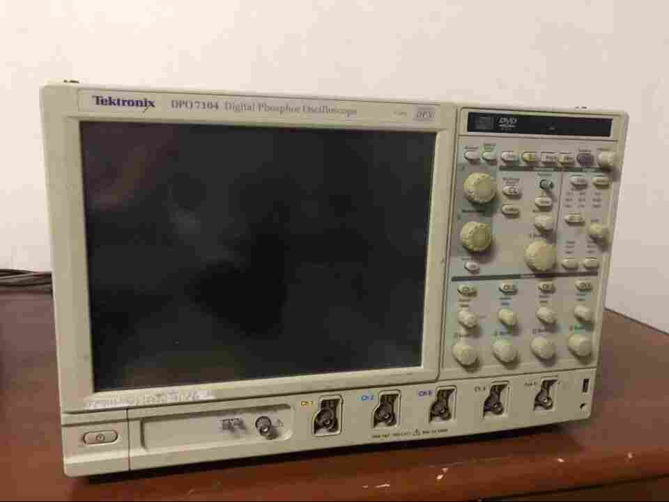 出售Tektronix泰克TDS7104示波器