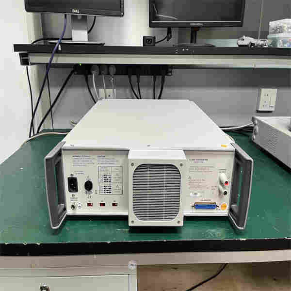   Fluke 5725A多功能万用电表校准器