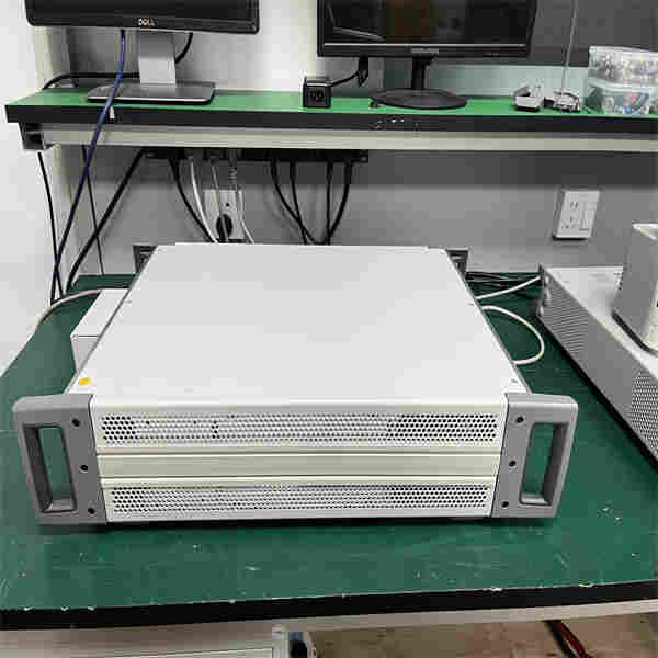   Fluke 5725A多功能万用电表校准器