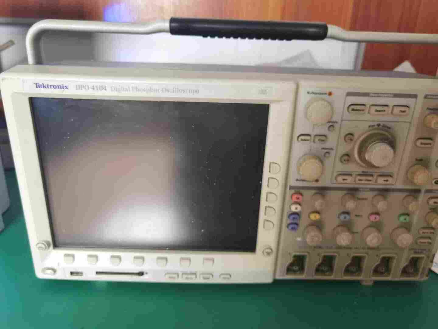 泰克DPO4104示波器 4通道