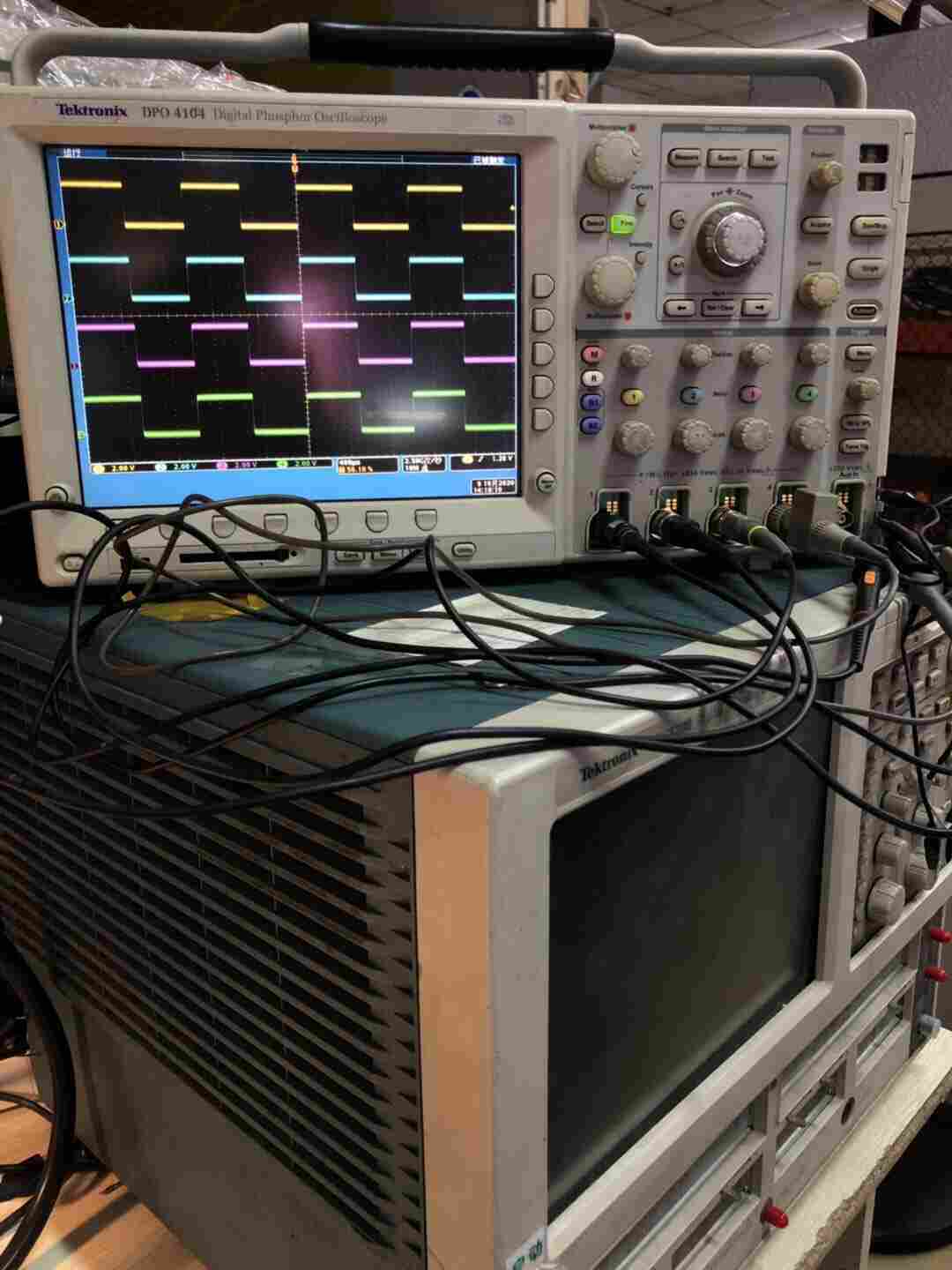 泰克DPO4104示波器 4通道
