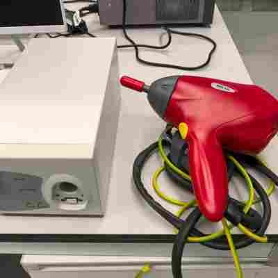 出售全新特測(cè)NSG437靜電放電模擬器靜電槍ESD NSG437