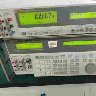 現(xiàn)貨供應(yīng)+收購(gòu)Fluke 5520A福祿克多功能萬(wàn)用表校準(zhǔn)器