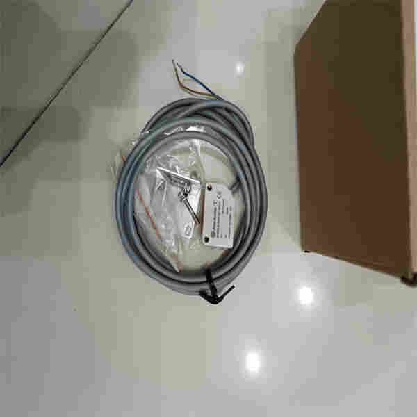 BAUMER传感器OG050L.R-11229518   	