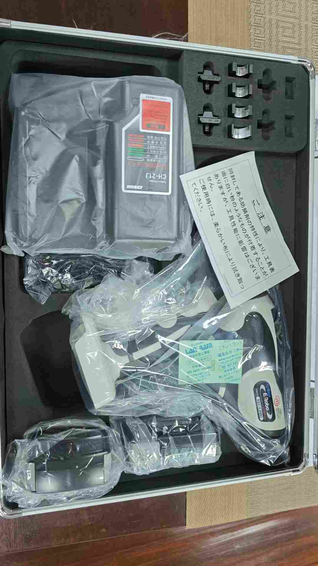 日本 IZUMI 泉精器 REC-LI60S1 锂电电动液压压接钳 5.5-60mm² 铜端子充电压